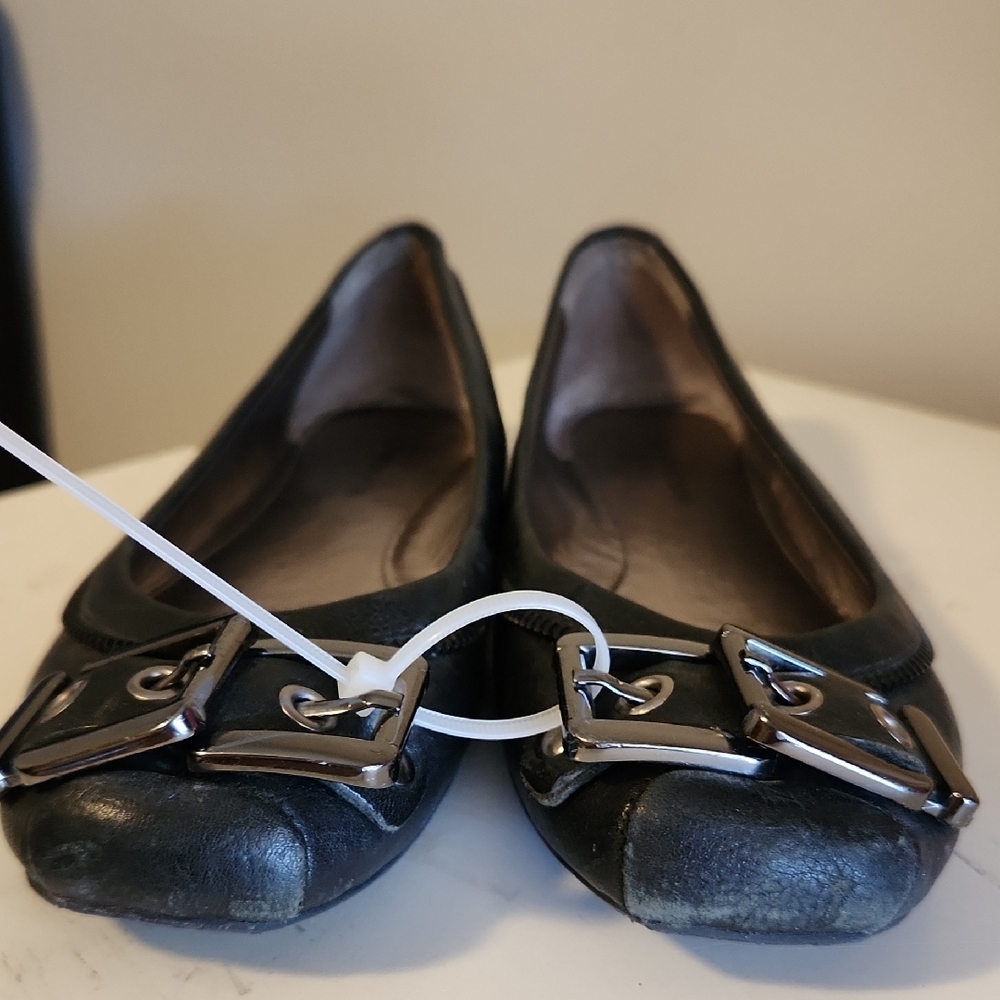 Gianni Bini Black Leather Flats with Metallic Chain Detail